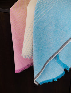 Elvang Denmark Carte Postale throw Throw Blue-pink