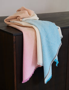 Elvang Denmark Carte Postale throw Throw Blue-pink