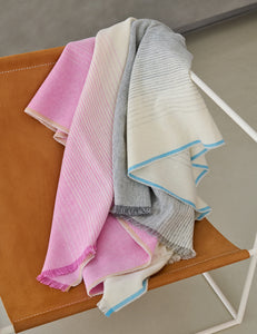 Elvang Denmark Carte Postale throw Throw Pink-grey