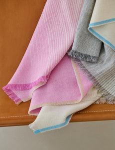 Elvang Denmark Carte Postale throw Throw Pink-grey
